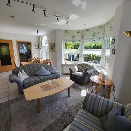 Haus Luettje Huus Holiday home *