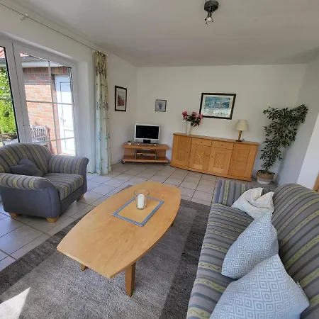 Haus Luettje Huus Holiday home *